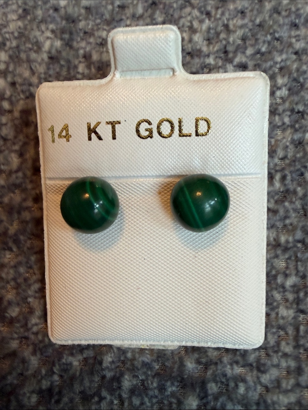 14 KT Gold Green Malachite Round Stud Earrings